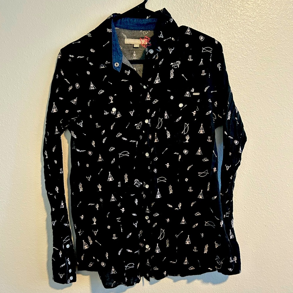 Long sleeve rodeo shirt with Indian print.